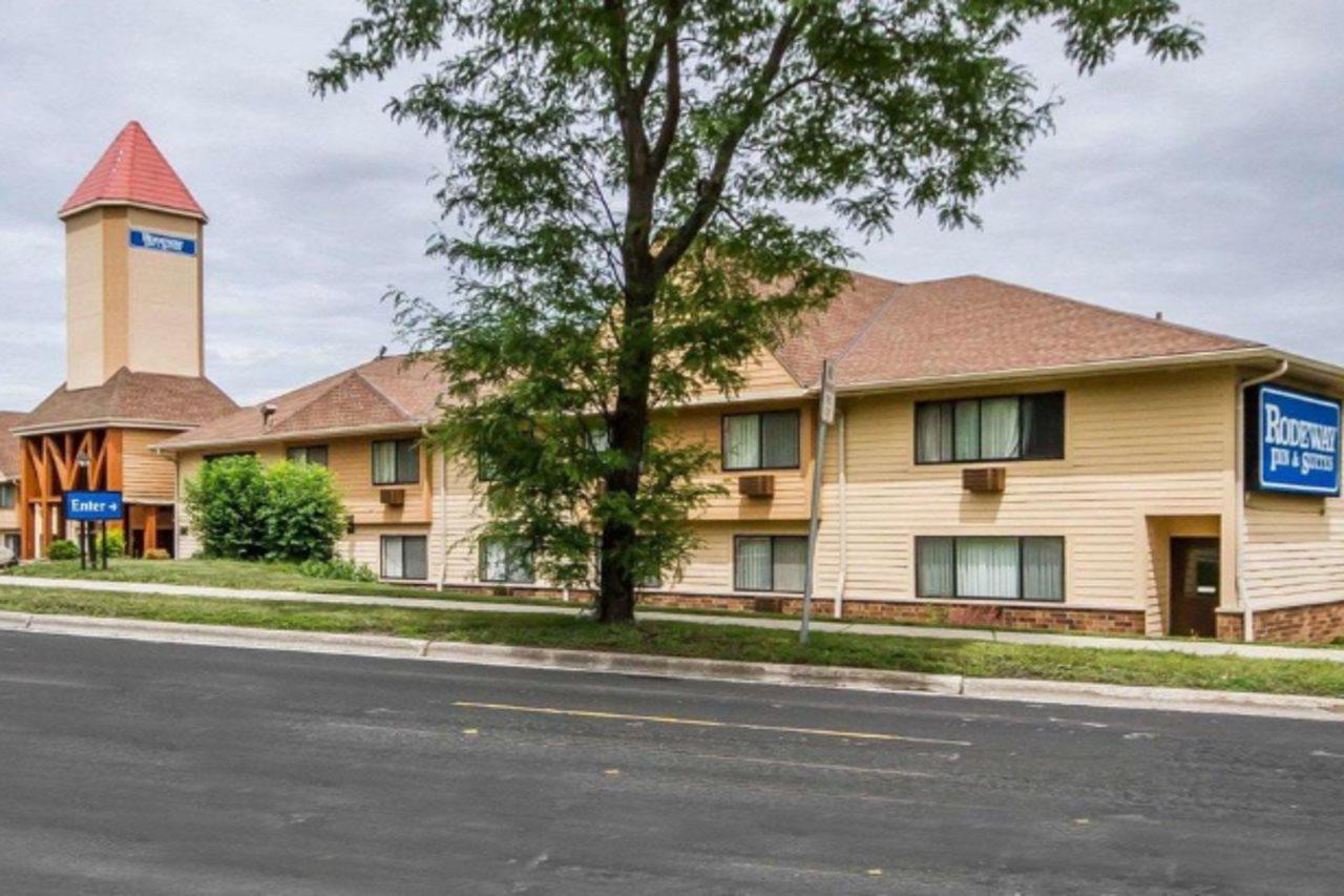 Rodeway Inn & Suites Madison East Экстерьер фото