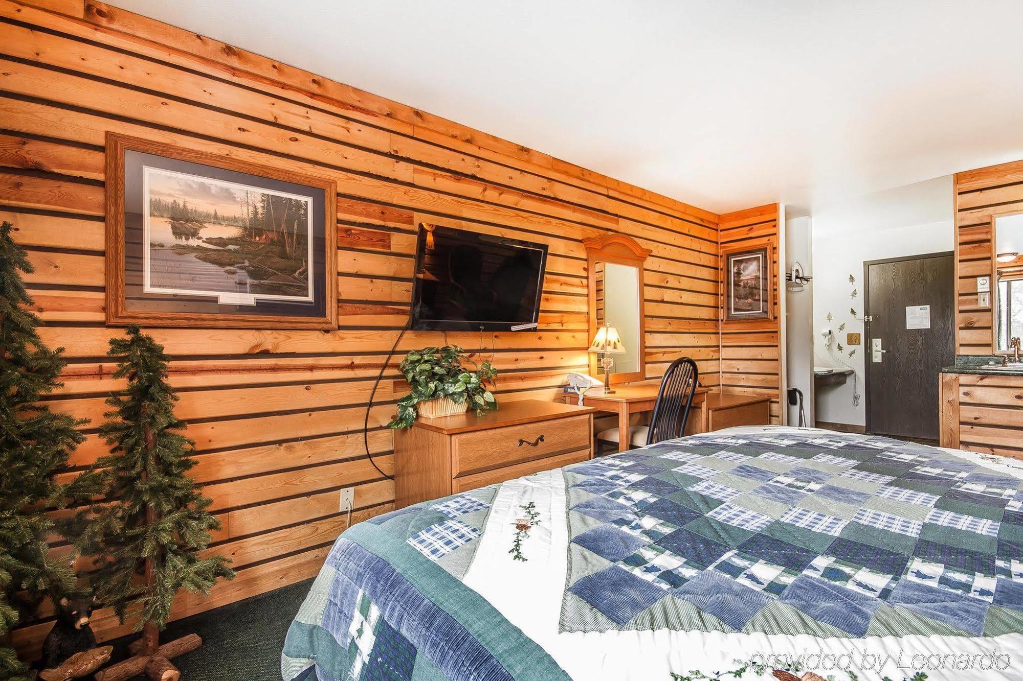 Rodeway Inn & Suites Madison East Экстерьер фото
